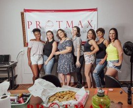 Curso De Automaquiagem Para Os Colaboradores